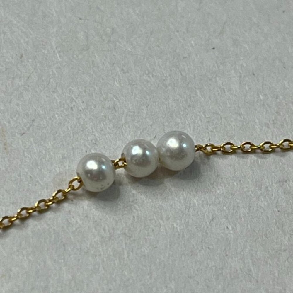 Elegant Gold and Pearl Necklace